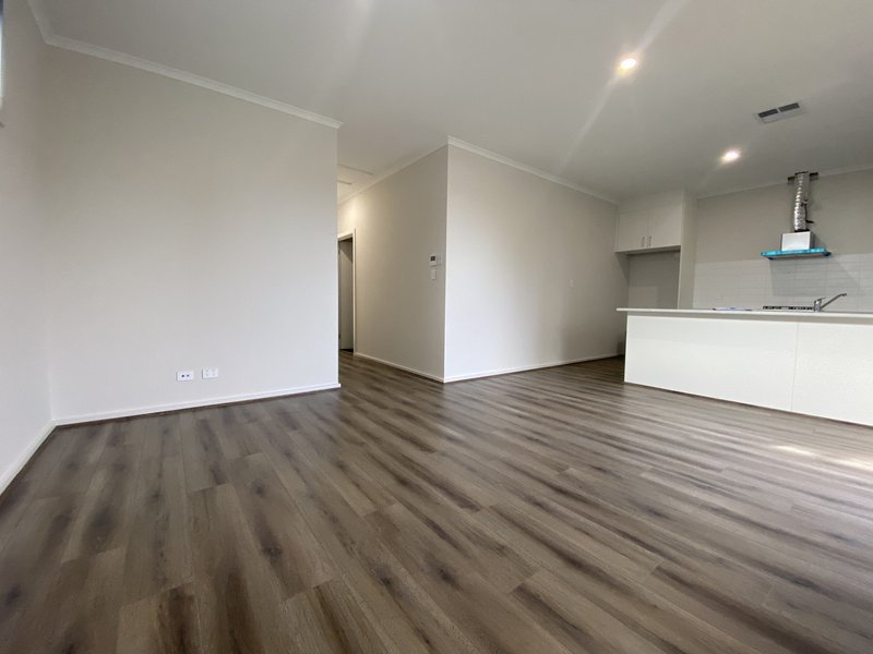 Photo - 35 Woodlands Road, Elizabeth Downs SA 5113 - Image 5