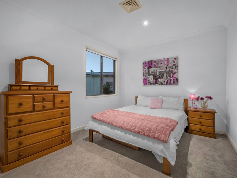 Photo - 35 Yarraman Street, Arana Hills QLD 4054 - Image 16