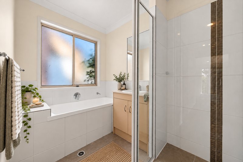 Photo - 35 Yolla Street, Eagleby QLD 4207 - Image 11
