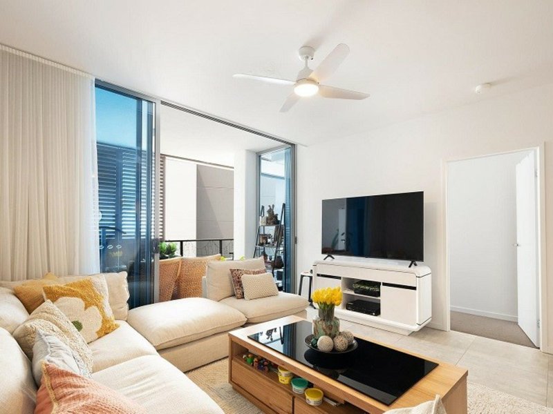 Photo - 3504/397 Christine Avenue, Varsity Lakes QLD 4227 - Image 7