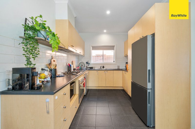 Photo - 3/51-55 Tullidge Street, Melton VIC 3337 - Image 5