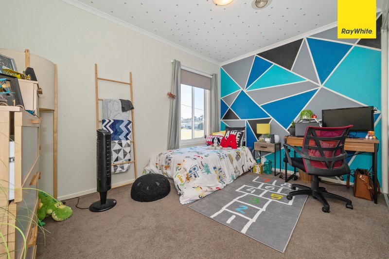 Photo - 3/51-55 Tullidge Street, Melton VIC 3337 - Image 15