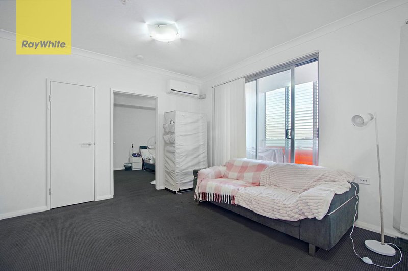 Photo - 35/1 Browne Parade, Warwick Farm NSW 2170 - Image 3