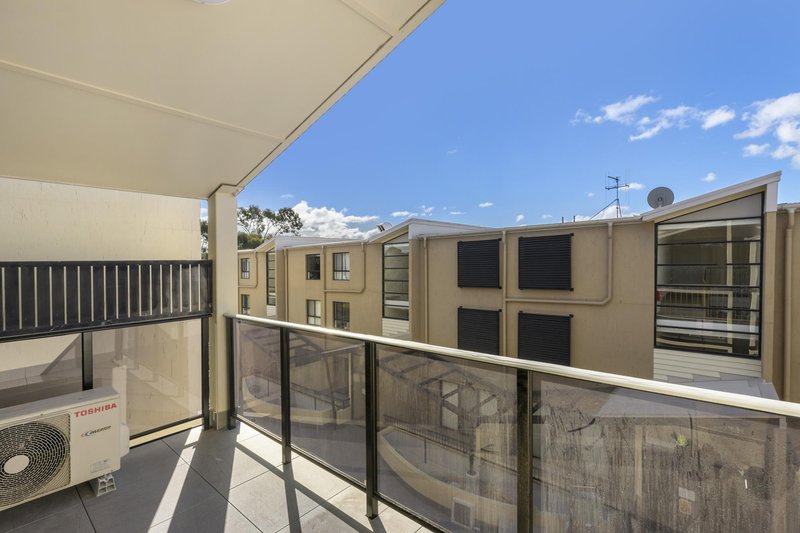 Photo - 35/1 Gungahlin Place, Gungahlin ACT 2912 - Image 11