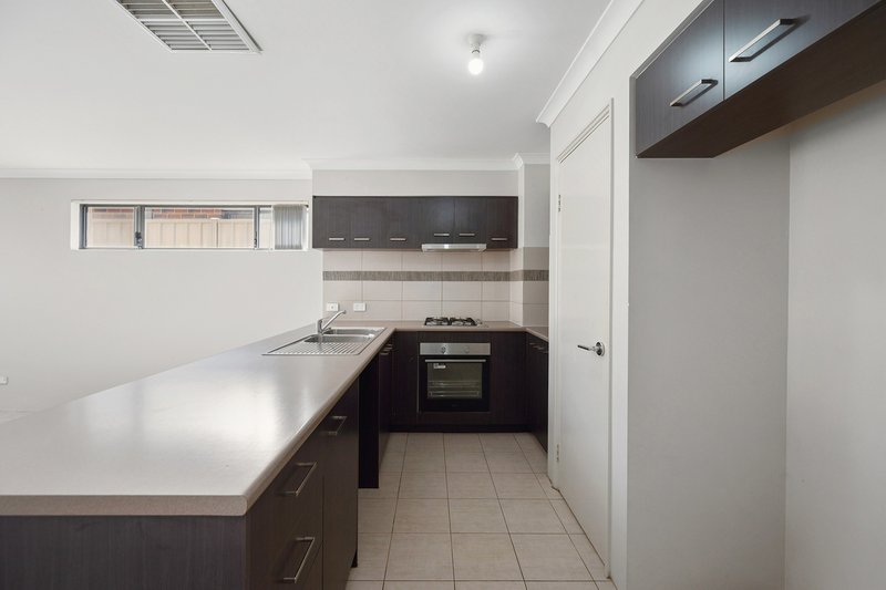 Photo - 351 Lambeth Circle, Wellard WA 6170 - Image 8