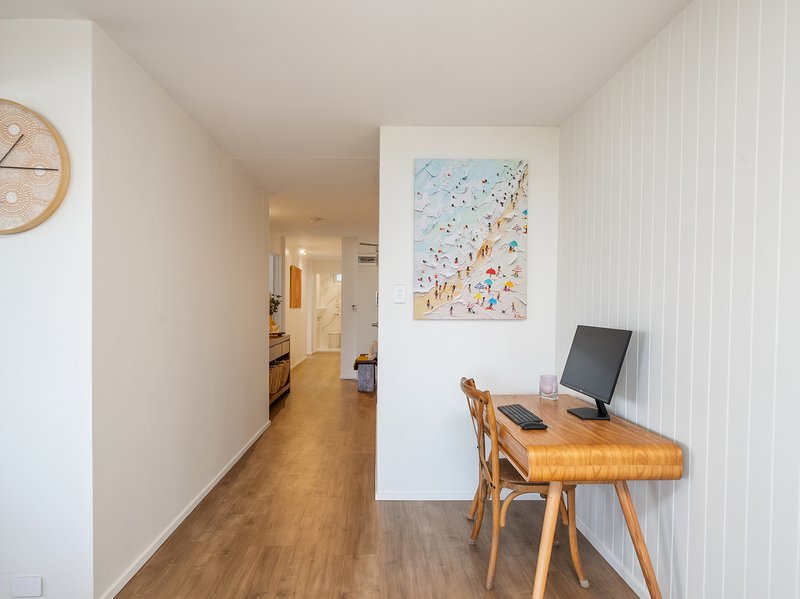 Photo - 3/51 Marine Parade, Redcliffe QLD 4020 - Image 16