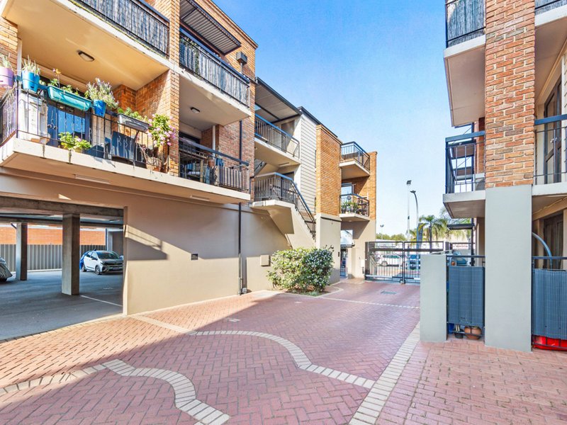 Photo - 35/120-122 Lake Street, Perth WA 6000 - Image 3