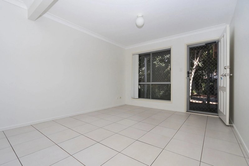 Photo - 35/16 Bluebird Avenue, Ellen Grove QLD 4078 - Image 4