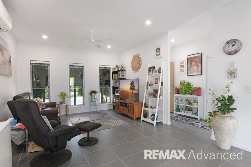 Photo - 35/19 Bongaree Avenue, Bongaree QLD 4507 - Image 4