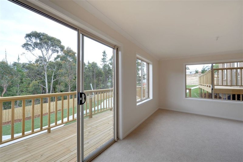 Photo - 352 Argyle Drive, Kingston TAS 7050 - Image 4