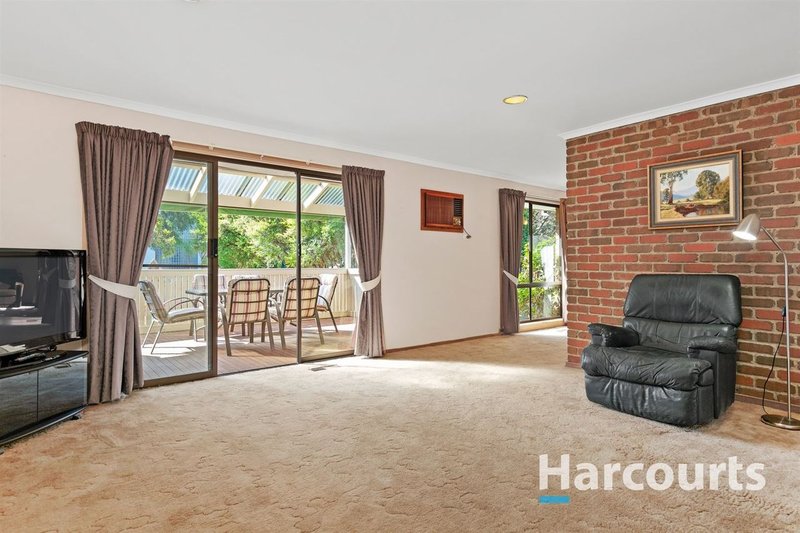 Photo - 352 Dandelion Drive, Rowville VIC 3178 - Image 6