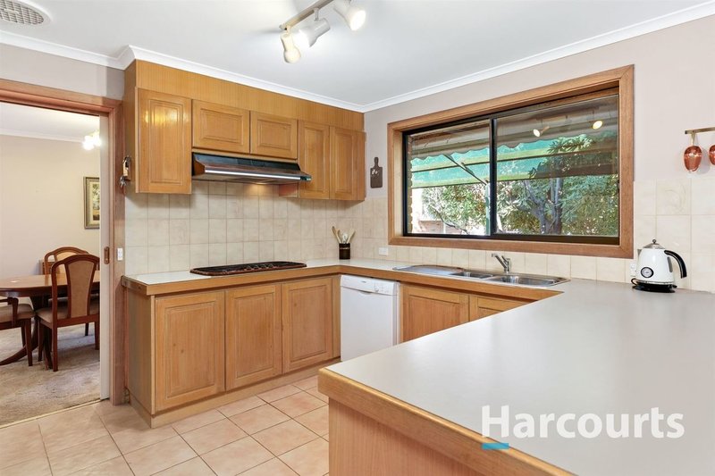 Photo - 352 Dandelion Drive, Rowville VIC 3178 - Image 7