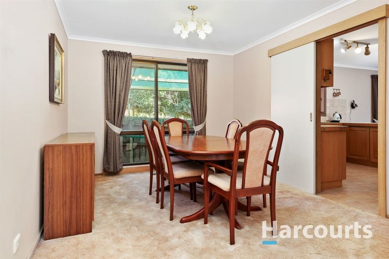 Photo - 352 Dandelion Drive, Rowville VIC 3178 - Image 8