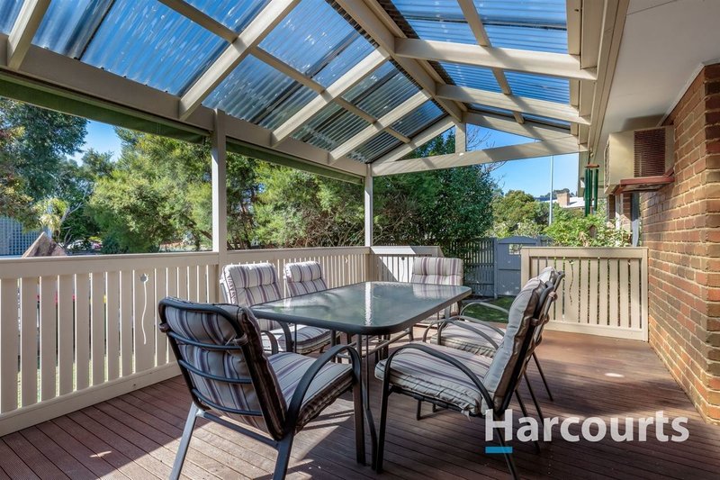 Photo - 352 Dandelion Drive, Rowville VIC 3178 - Image 11