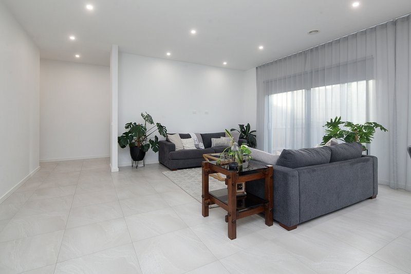 Photo - 3/52 Edward Street, Langwarrin VIC 3910 - Image 2