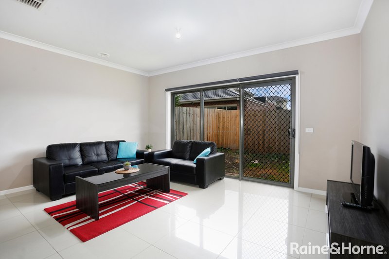 Photo - 3/52 Jacana Avenue, Broadmeadows VIC 3047 - Image 2