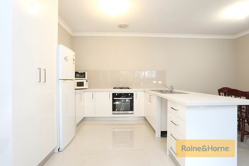 Photo - 3/52 Jacana Avenue, Broadmeadows VIC 3047 - Image 3