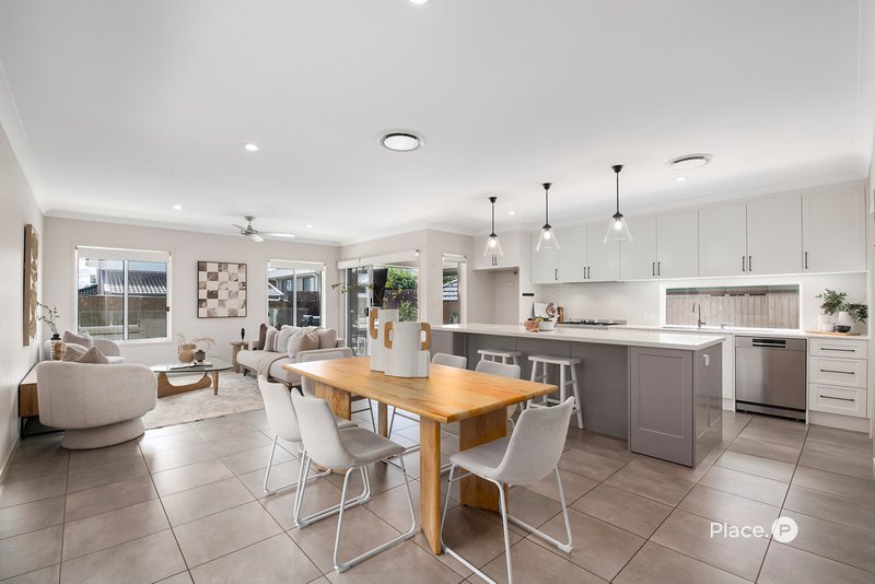 Photo - 352 Richmond Road, Cannon Hill QLD 4170 - Image 2