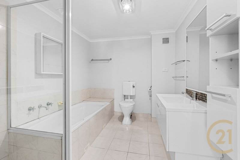 Photo - 35/2 Riverpark Drive, Liverpool NSW 2170 - Image 5