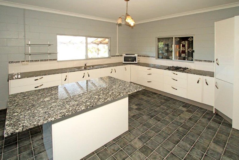 Photo - 352 Waroula Road, Stanwell QLD 4702 - Image 6