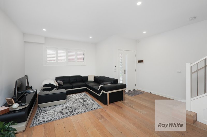 Photo - 3/520 Pascoe Vale Road, Pascoe Vale VIC 3044 - Image 2