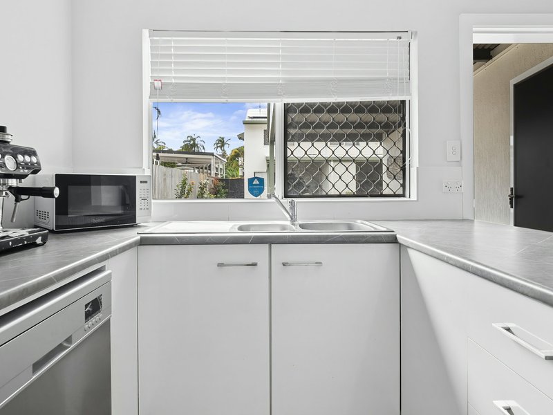 Photo - 3/528 Varley Street, Yorkeys Knob QLD 4878 - Image 3