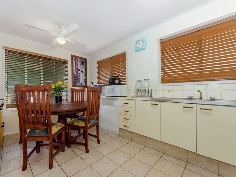 Photo - 35/3 Township Drive, Burleigh Heads QLD 4220 - Image 4