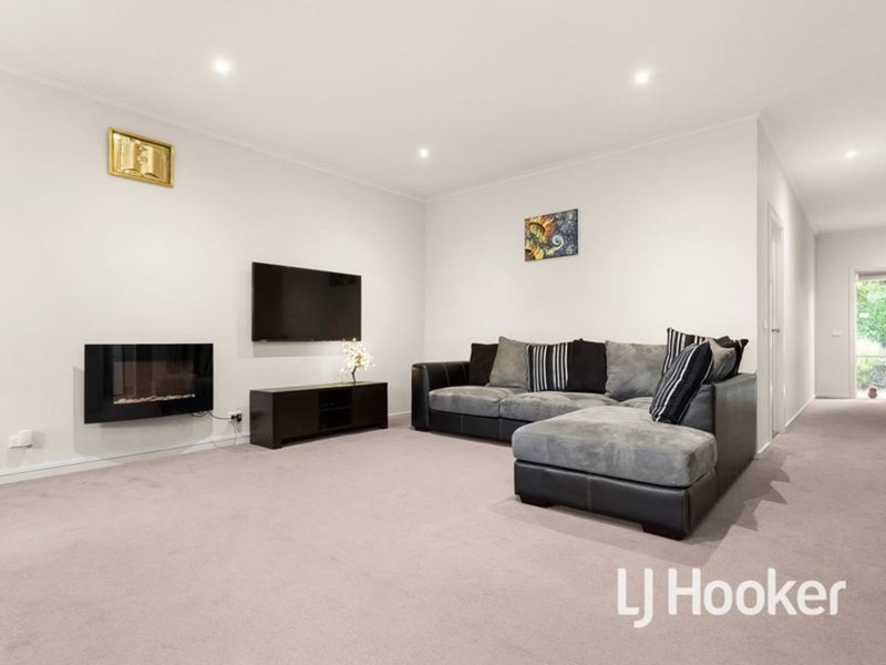 Photo - 35/39 Astley Crescent, Point Cook VIC 3030 - Image 5