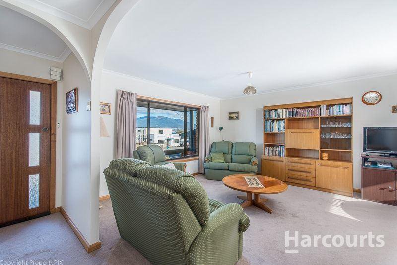 Photo - 354 Clarence Street, Howrah TAS 7018 - Image 2