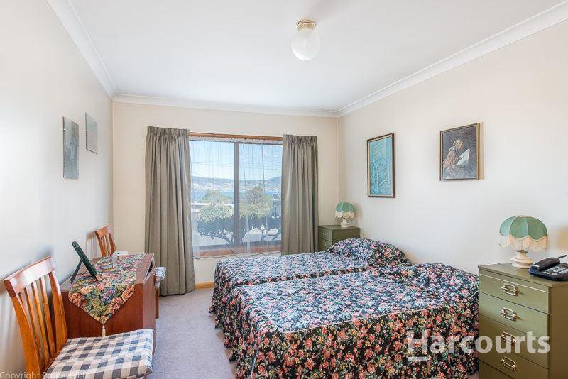 Photo - 354 Clarence Street, Howrah TAS 7018 - Image 9