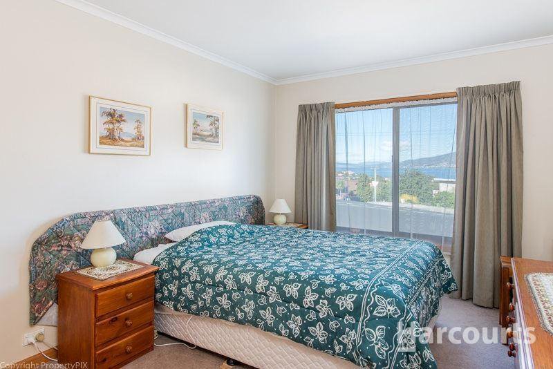 Photo - 354 Clarence Street, Howrah TAS 7018 - Image 10