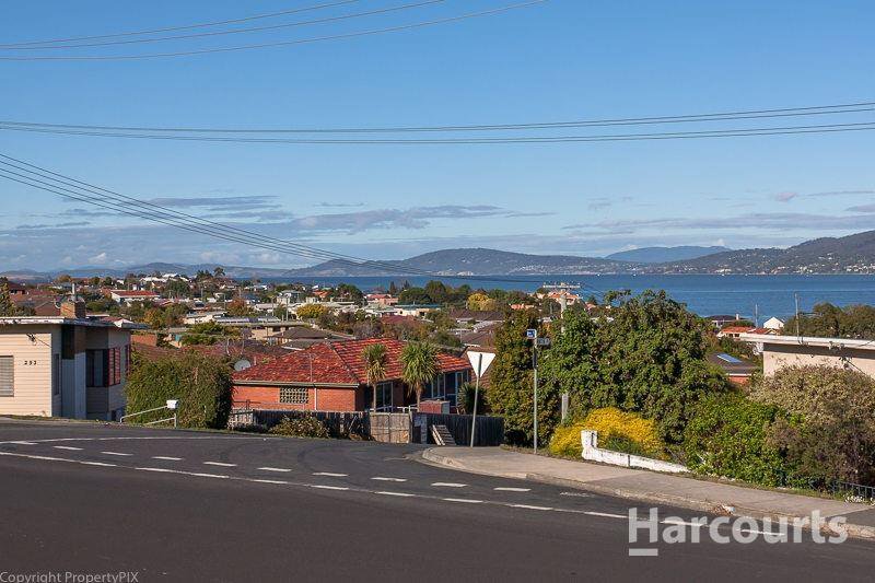 Photo - 354 Clarence Street, Howrah TAS 7018 - Image 17