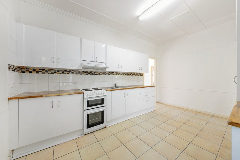Photo - 354 Dean Street, Frenchville QLD 4701 - Image 7