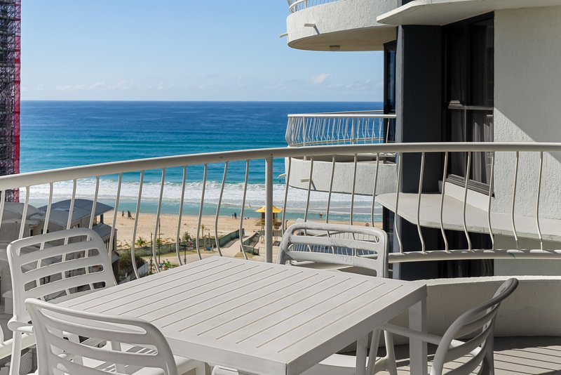 Photo - 35/4 Thornton Street, Surfers Paradise QLD 4217 - Image 4
