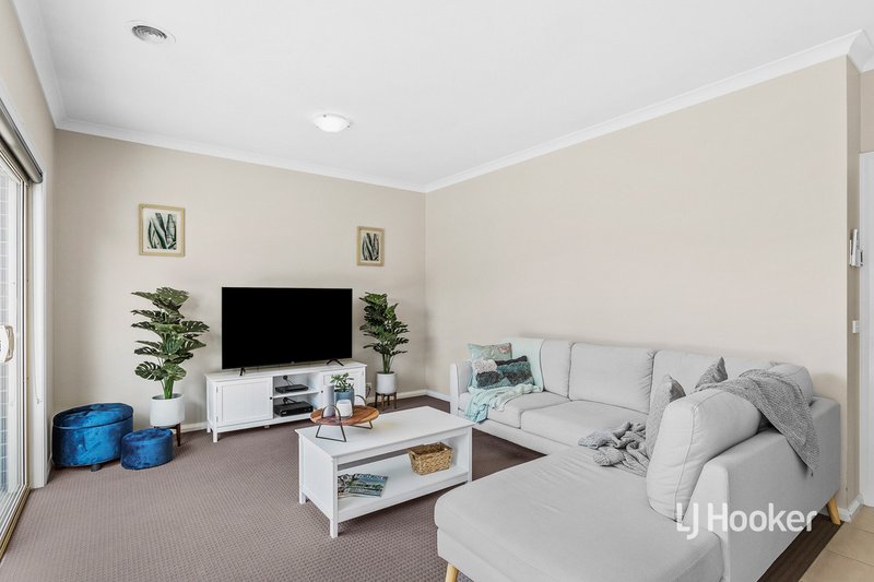 Photo - 35/42 Mitchells Lane, Sunbury VIC 3429 - Image 4