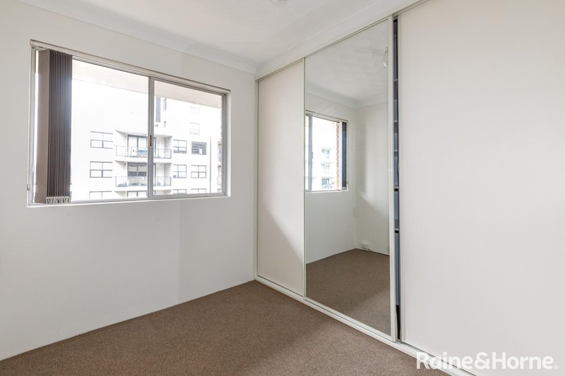 Photo - 35/5-15 Union Street, Parramatta NSW 2150 - Image 4