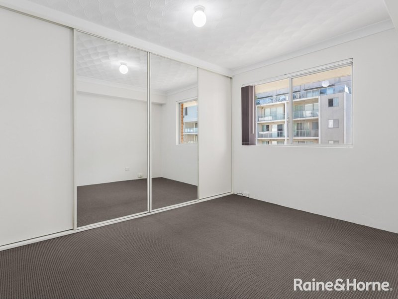 Photo - 35/5-15 Union Street, Parramatta NSW 2150 - Image 4