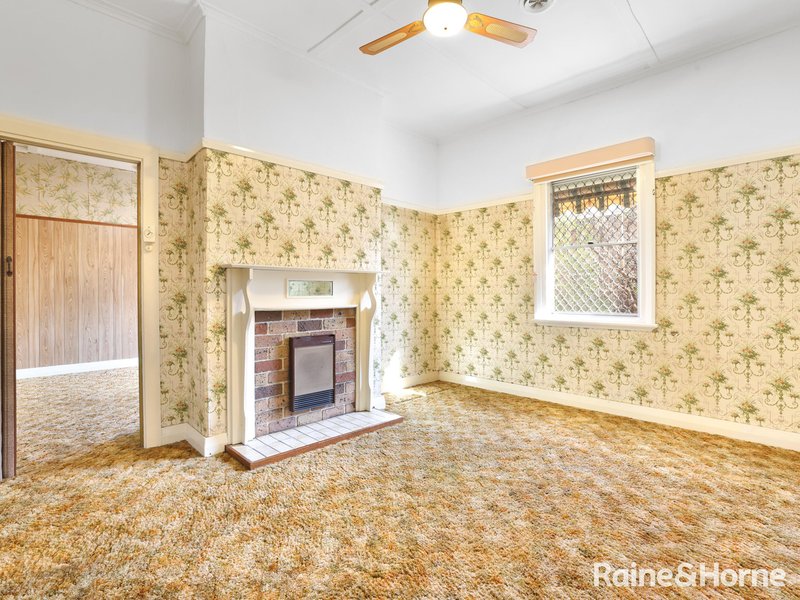 Photo - 355 Howick Street, Bathurst NSW 2795 - Image 7