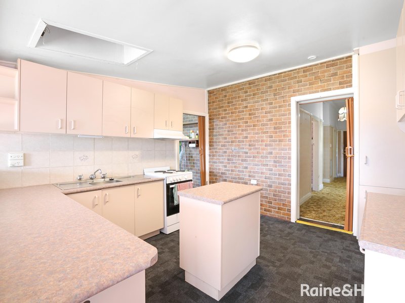 Photo - 355 Howick Street, Bathurst NSW 2795 - Image 10