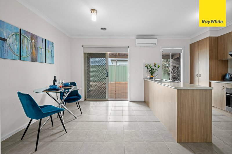 Photo - 3/55 Mcburnie Drive, Kurunjang VIC 3337 - Image 6