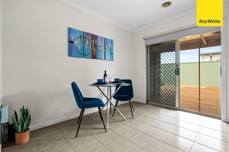 Photo - 3/55 Mcburnie Drive, Kurunjang VIC 3337 - Image 7