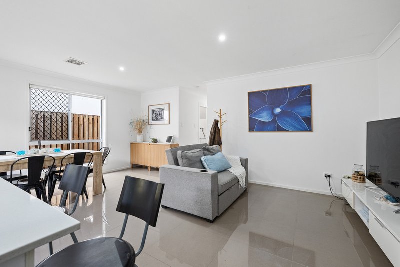 Photo - 35/57 Charles Canty Drive, Wellington Point QLD 4160 - Image 4