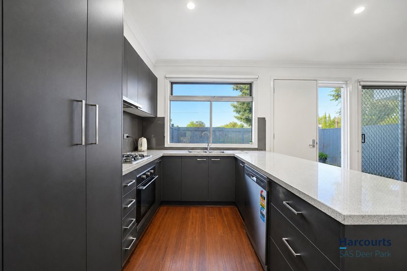 Photo - 3/55B Oakwood Road, Albanvale VIC 3021 - Image 6