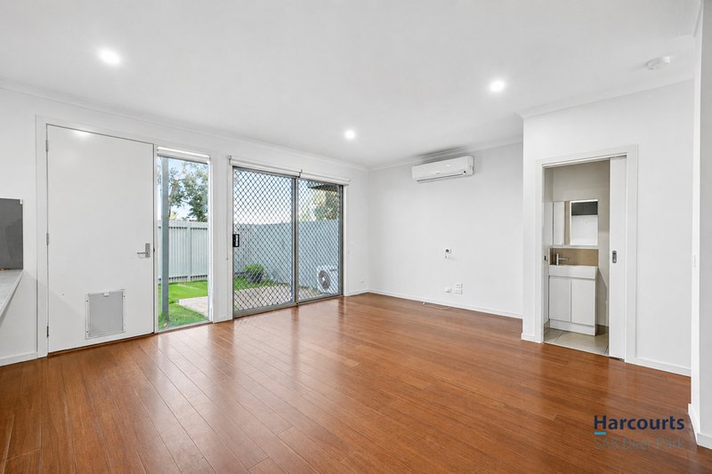 Photo - 3/55B Oakwood Road, Albanvale VIC 3021 - Image 7