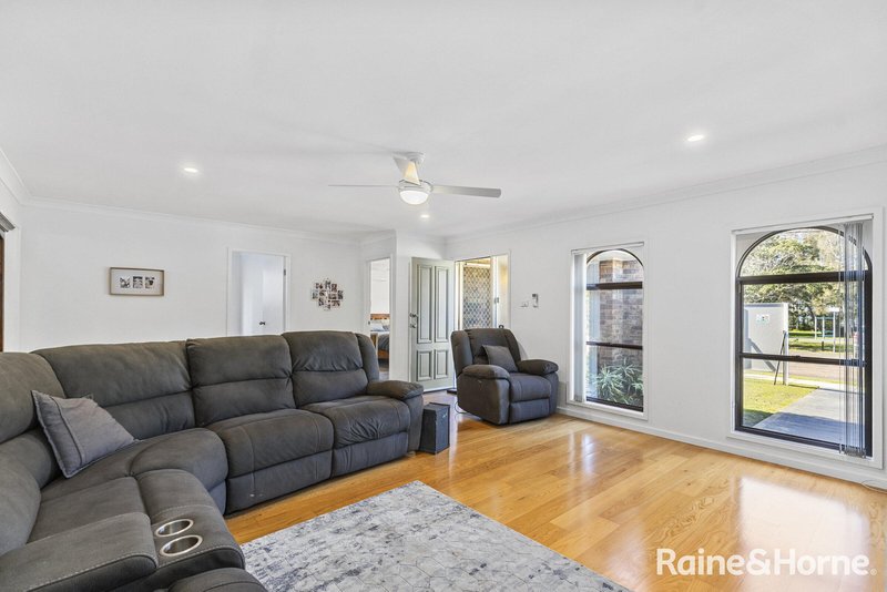 Photo - 356 Lakedge Avenue, Chittaway Bay NSW 2261 - Image 5