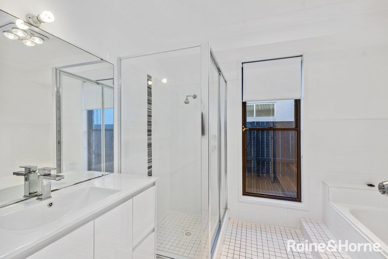 Photo - 356 Lakedge Avenue, Chittaway Bay NSW 2261 - Image 8