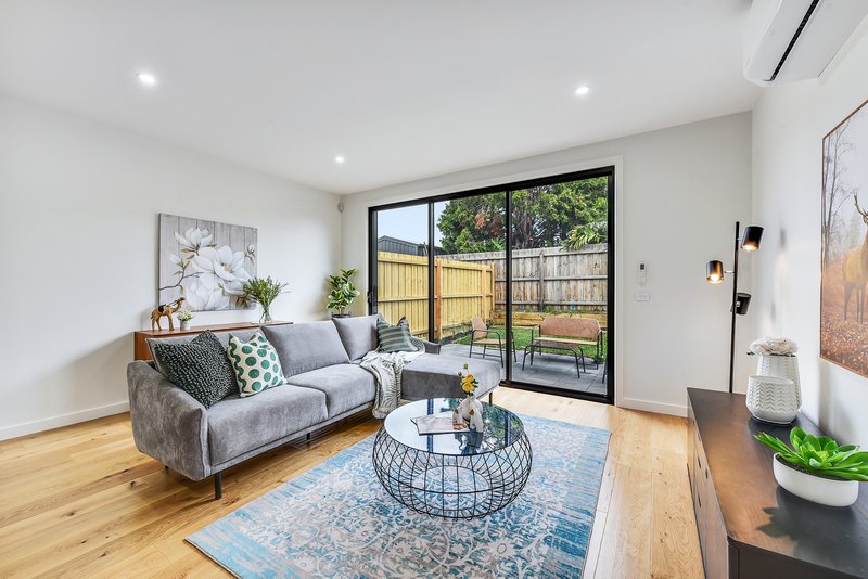 Photo - 3/56 Lower Dandenong Road, Parkdale VIC 3195 - Image 3