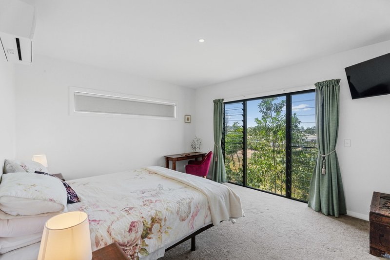 Photo - 356 Torquay Terrace, Torquay QLD 4655 - Image 12