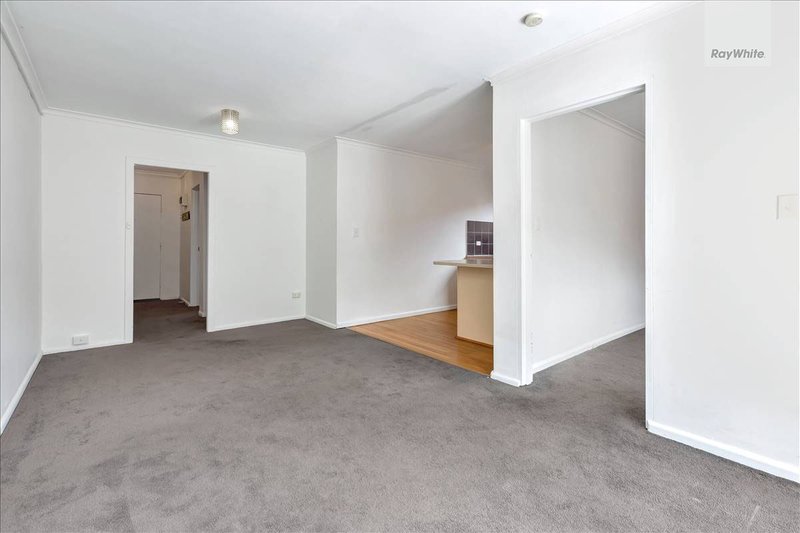 Photo - 3/560 Pascoe Vale Road, Pascoe Vale VIC 3044 - Image 3