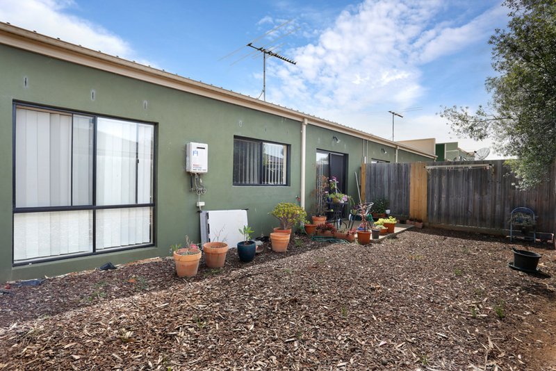 Photo - 35/62 Andrew Street, Melton South VIC 3338 - Image 5